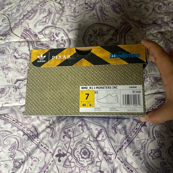 GIRLS’ BIG KIDS ADIDAS ORIGINALS X MONSTERS, INC. NMD R1 CASUAL SHOES - Picture 9 of 10